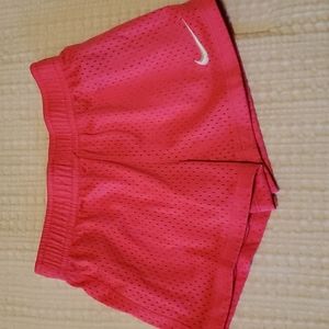 Nike, girls hot pink size S (5) shorts
